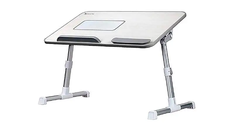 imagem de uma mesa para notebook com cooler XGEAR A8 na cor branca