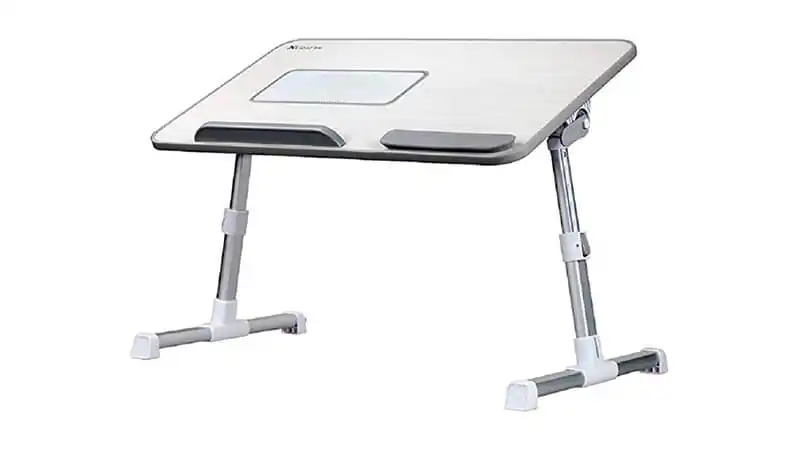 imagem de uma mesa para notebook com cooler XGEAR A8 na cor branca