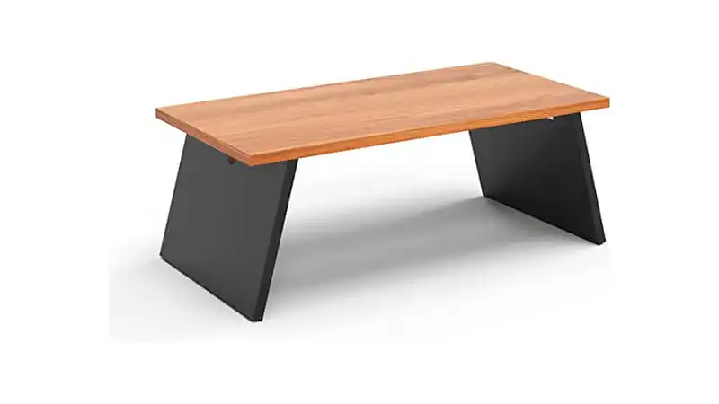 imagem de uma mesa para notebook dobrável da Emes Móveis com tampo de madeira