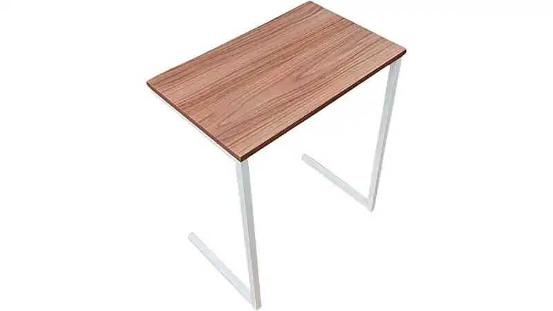 imagem de uma mesa para notebook da Strassis Design com tampo de madeira