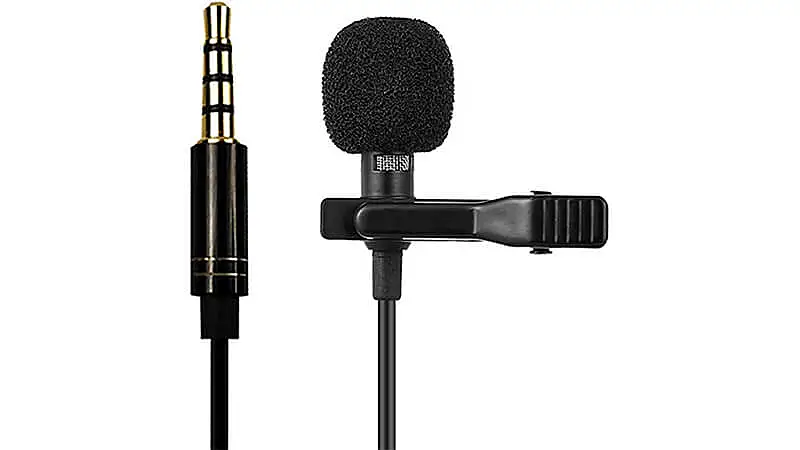 imagem de um mini microfone de lapela H'Maston e um conector P2