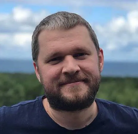 Максим Иванов