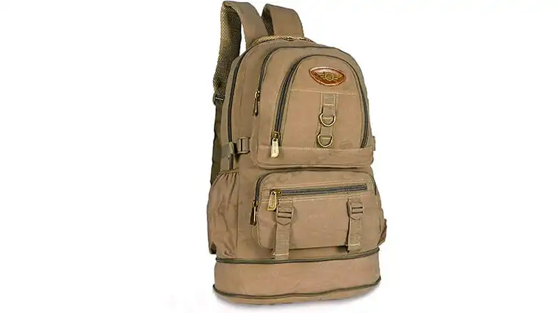 imagem de uma mochila de viagem de 50 litros feita de lona na cor bege
