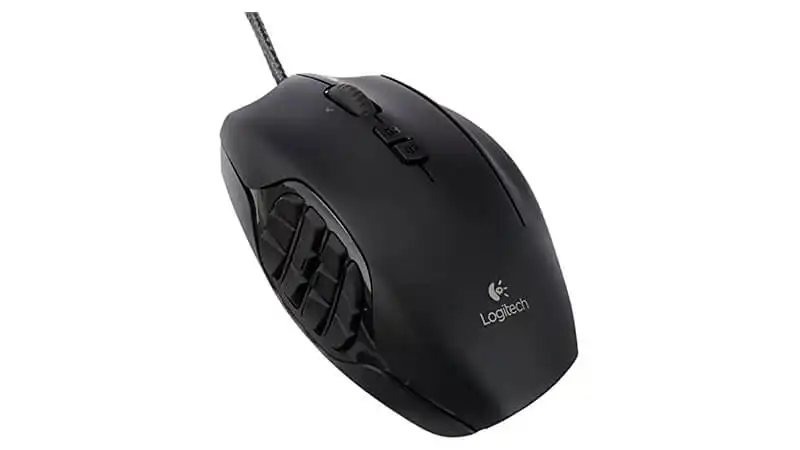 imagem de um mouse com botão lateral da Logitech na cor preta