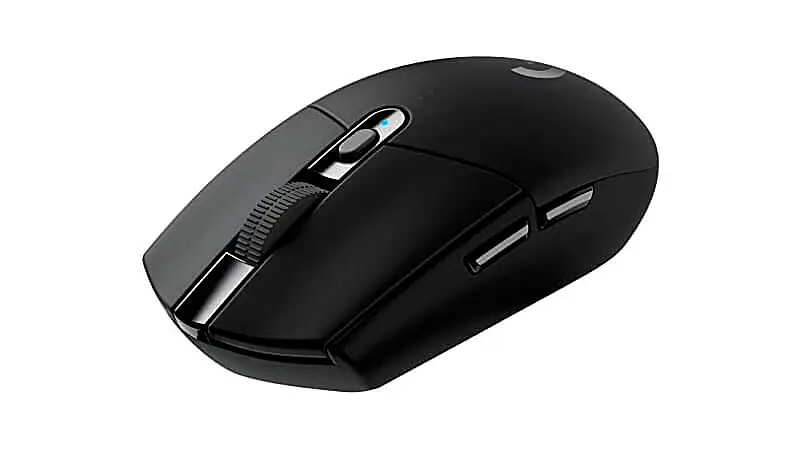imagem de um mouse gamer Logitech G305 sem fio na cor preta