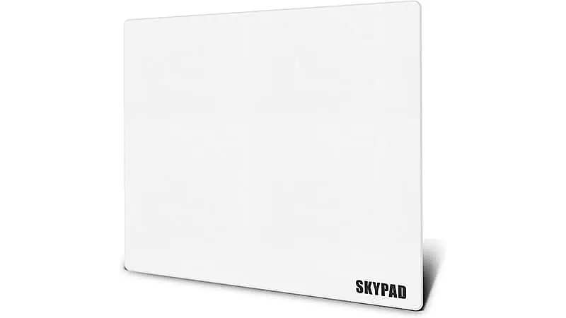 imagem de um mousepad gamer SkyPAD na cor branca