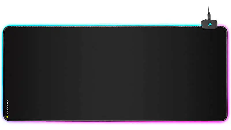 imagem de um mousepad gamer Corsair MM700 na cor preta com bordas iluminadas em RGB
