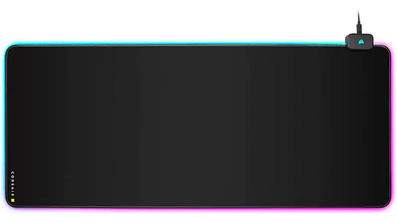 imagem de um mousepad gamer Corsair MM700 na cor preta com bordas iluminadas em RGB