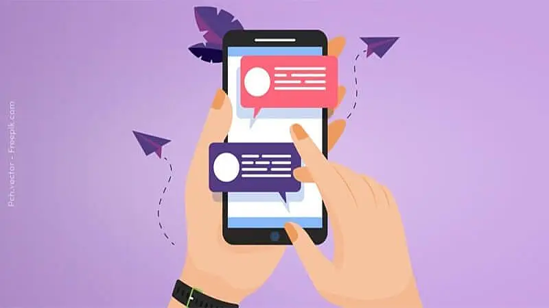 Ilustração de uma pessoa segurando o celular e enviando mensagens