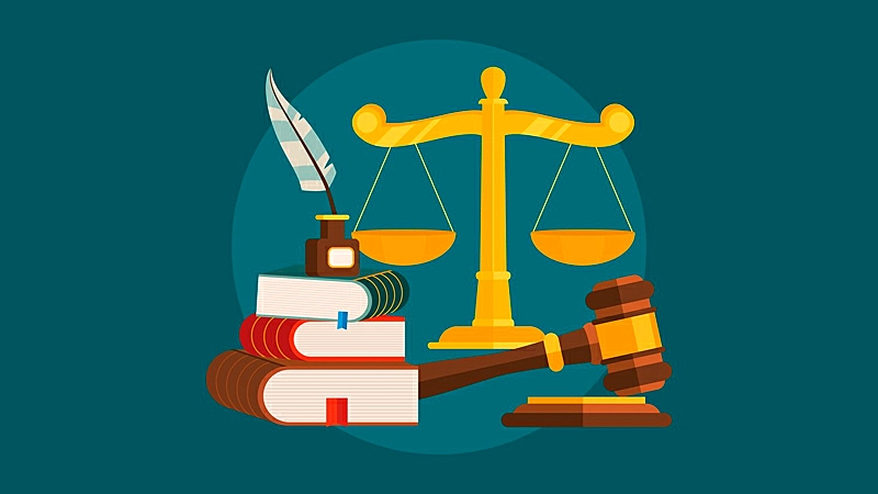 Martelo, livro e uma balança