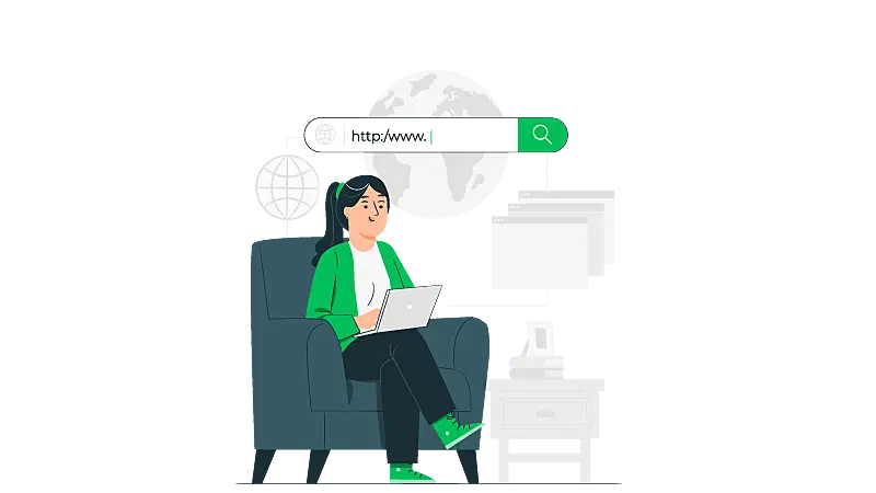 Uma mulher sentada com um notebook no colo navegando em um Saas