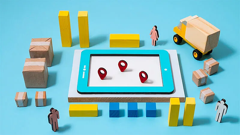 The illustration shows a smartphon on the middle and several boxes around it. 