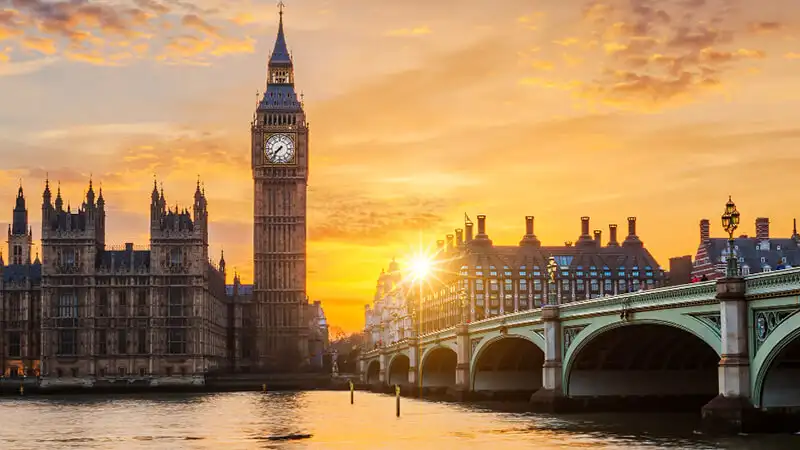 Foto do relógio big bang em Londres - Inglaterra