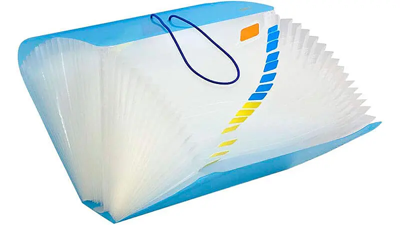 imagem de uma pasta sanfonada com 31 divisórias da DAC na cor azul aberta