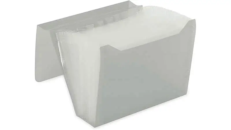 imagem de uma pasta sanfonada pequena com 12 divisórias da Polibras aberta