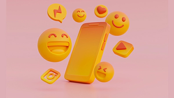 Janela de uma conversa no celular com vários emojis