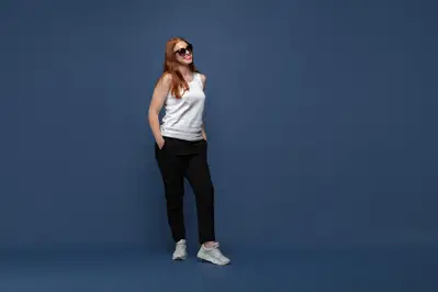 Poses para fotos Con las manos en los bolsillos