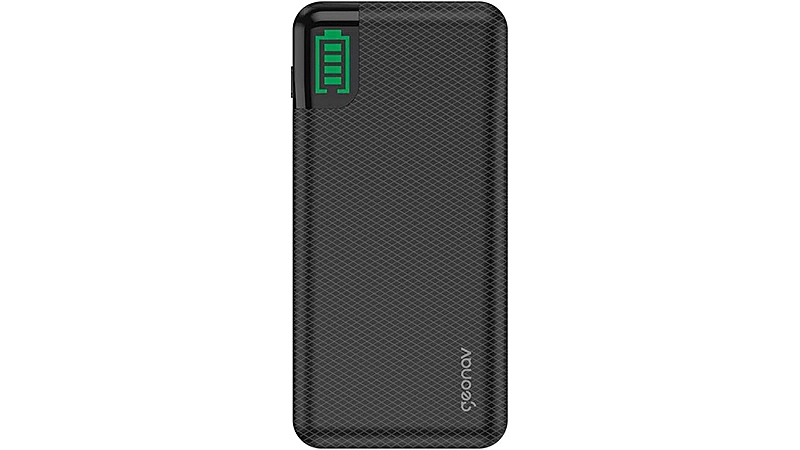 imagem de um power bank Geonav na cor branca com acabamento cromado