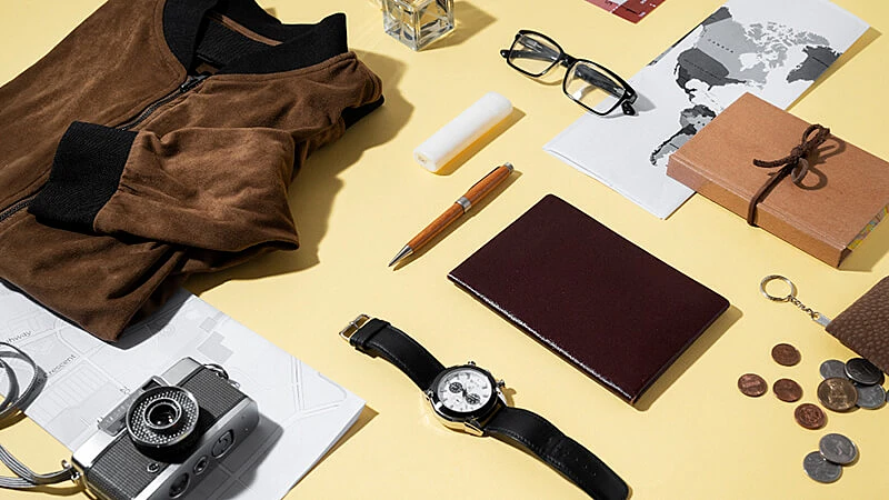 Foto de peças de roupas e acessórios