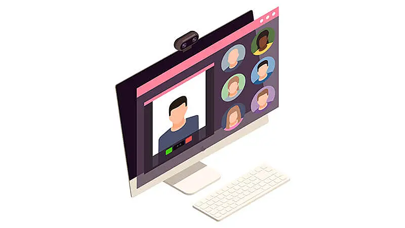 Foto de uma webcam conectada em um computador