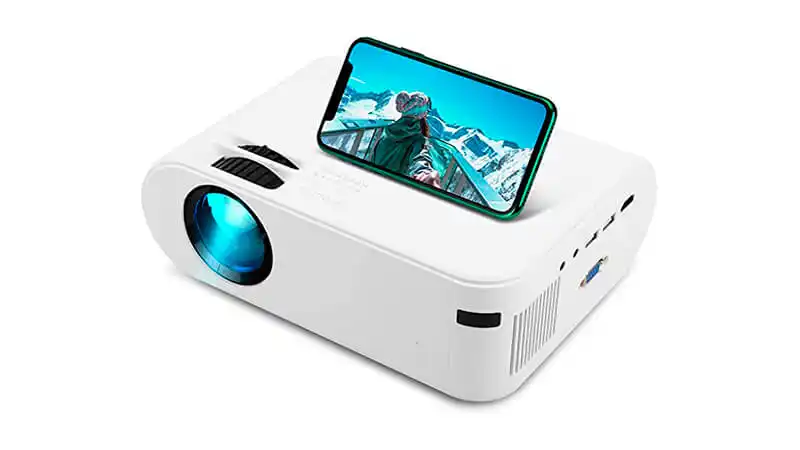 Projetor para Celular Salange P62 imagem que mostra um projetor para celular Salange P62 na cor branca com um smartphone apoiado em cima