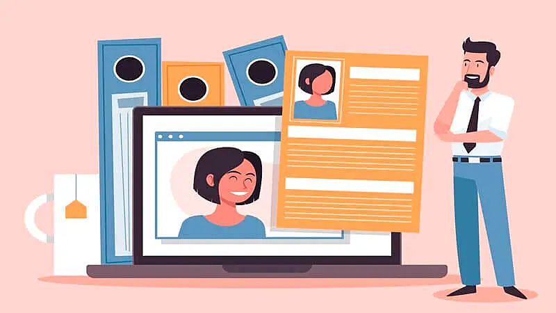 Ilustração de um homem em pé analisando um currículo na tela de um notebook