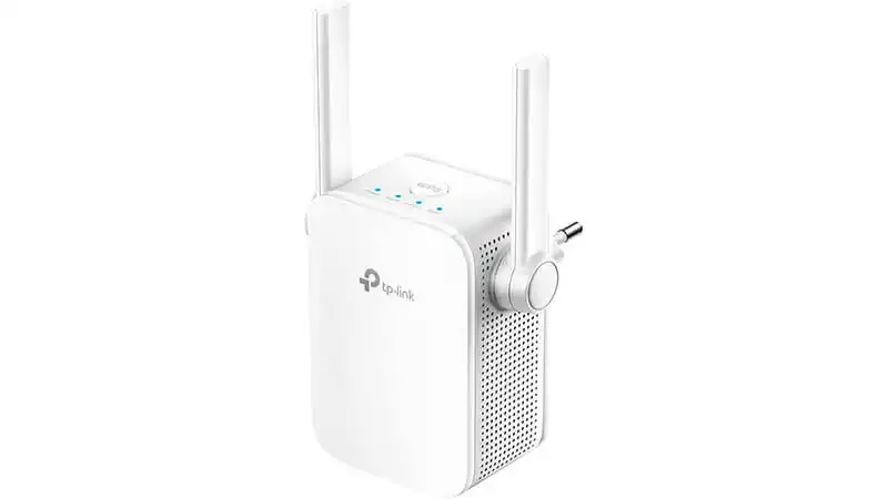 imagem de um repetidor de sinal wi-fi da TP-link na cor branca com duas antenas