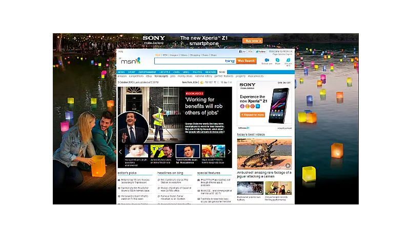 Anúncio page takeover ocupando todo o background de um site