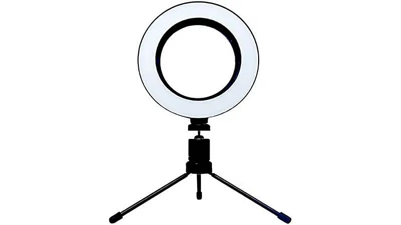 imagem de uma Ring Light de 26 centímetros de diâmetro em cima de um mini tripé