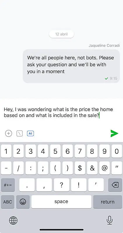 live chat app showing a conversation between customer and agent