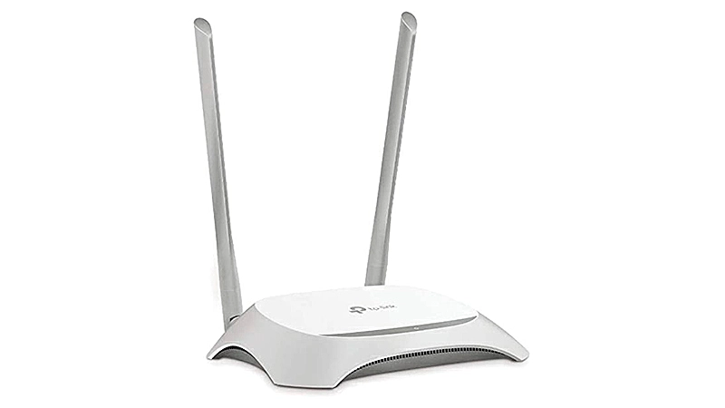 imagem de um roteador TP-Link WR849N na cor branca com duas antenas