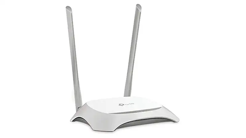 TP-Link WR849N imagem de um roteador TP-Link WR849N na cor branca com duas antenas