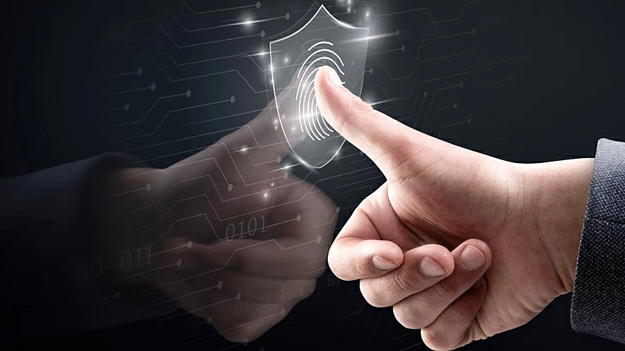 Foto de una mano marcando su huella digital