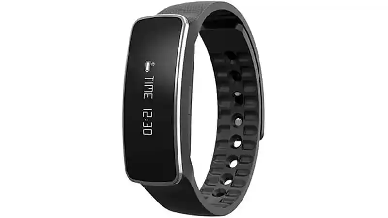 imagem de uma smartband Atrio Fitness na cor preta