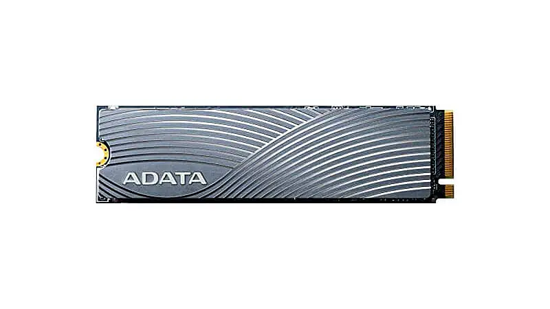 imagem de um SSD NVMe de 500GB da Adata com um dissipador na cor prata