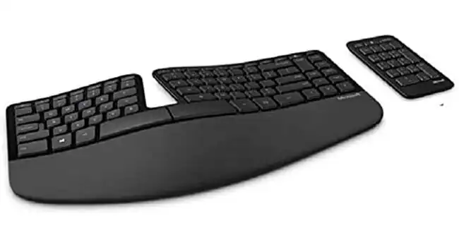 Teclado Ergonômico Microsoft Sculpt foto de um teclado ergonômico Microsoft Sculpt