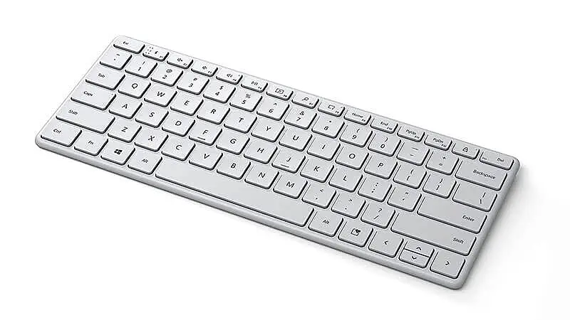 imagem de um teclado sem fio Microsoft na cor branca