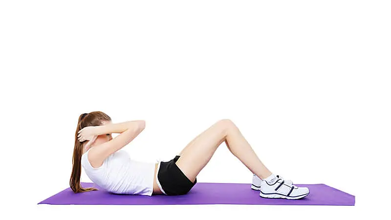 imagem mostrando os dois passos de um abdominal supra no solo