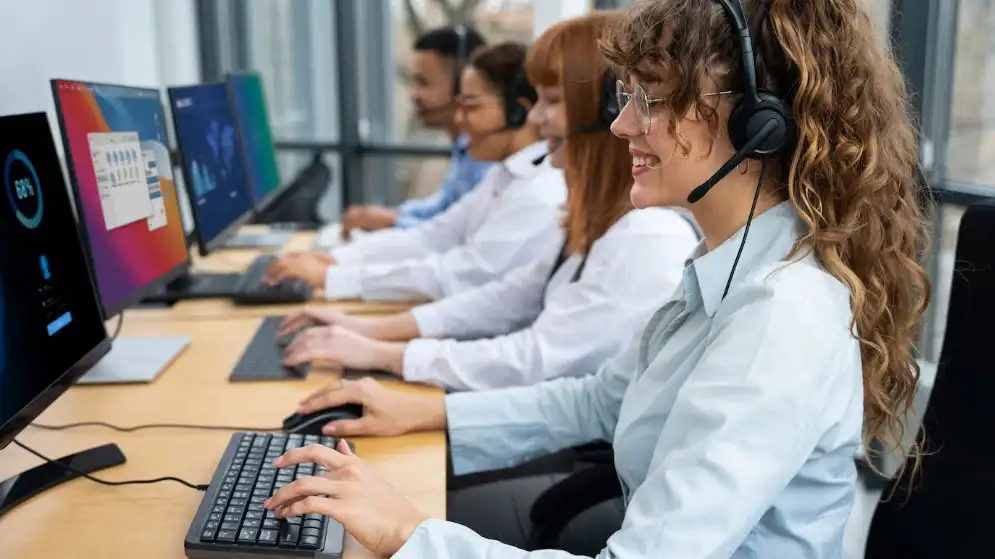 Equipo de ventas trabajando