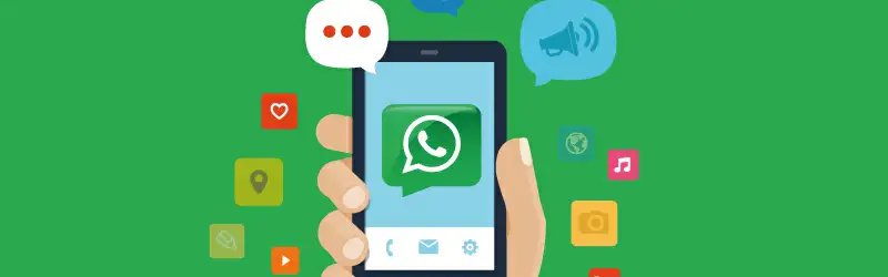 Uma arte de um celular com o símbolo do WhatsApp no centro e vários balões de mensagem e áudio