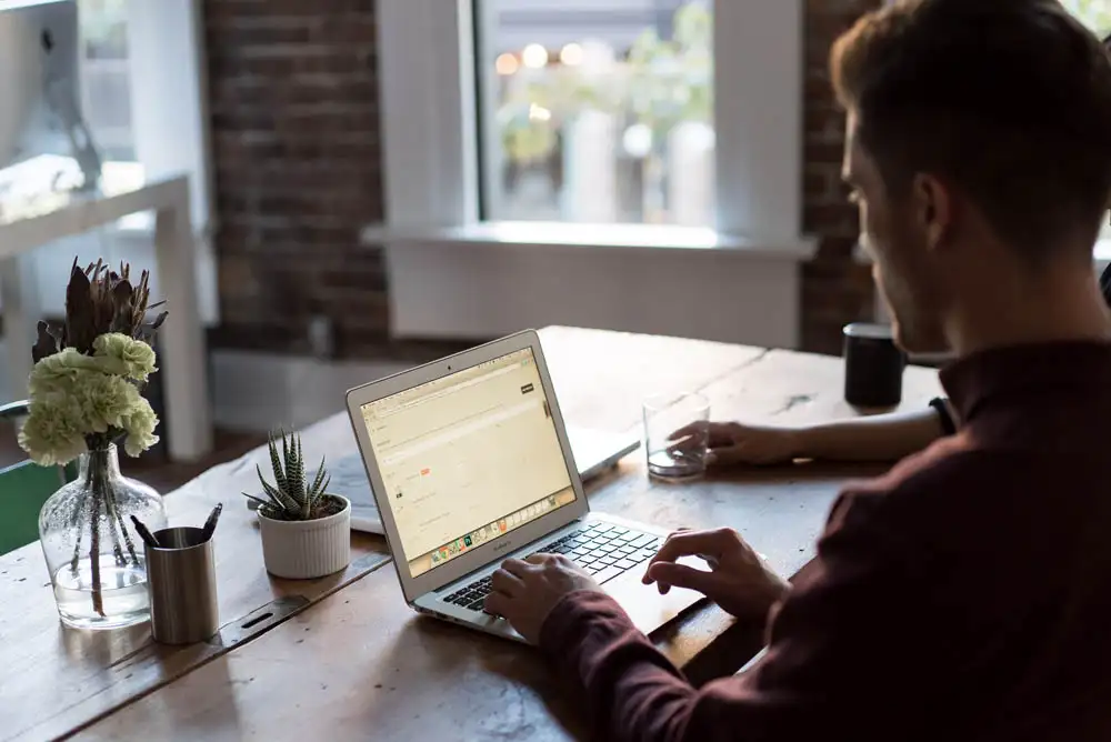 incorporate-live-chat-into-abm-program
