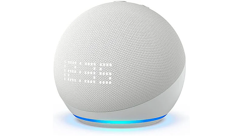 foto de um Echo Dot na cor branca com relógio digital marcando 12:35