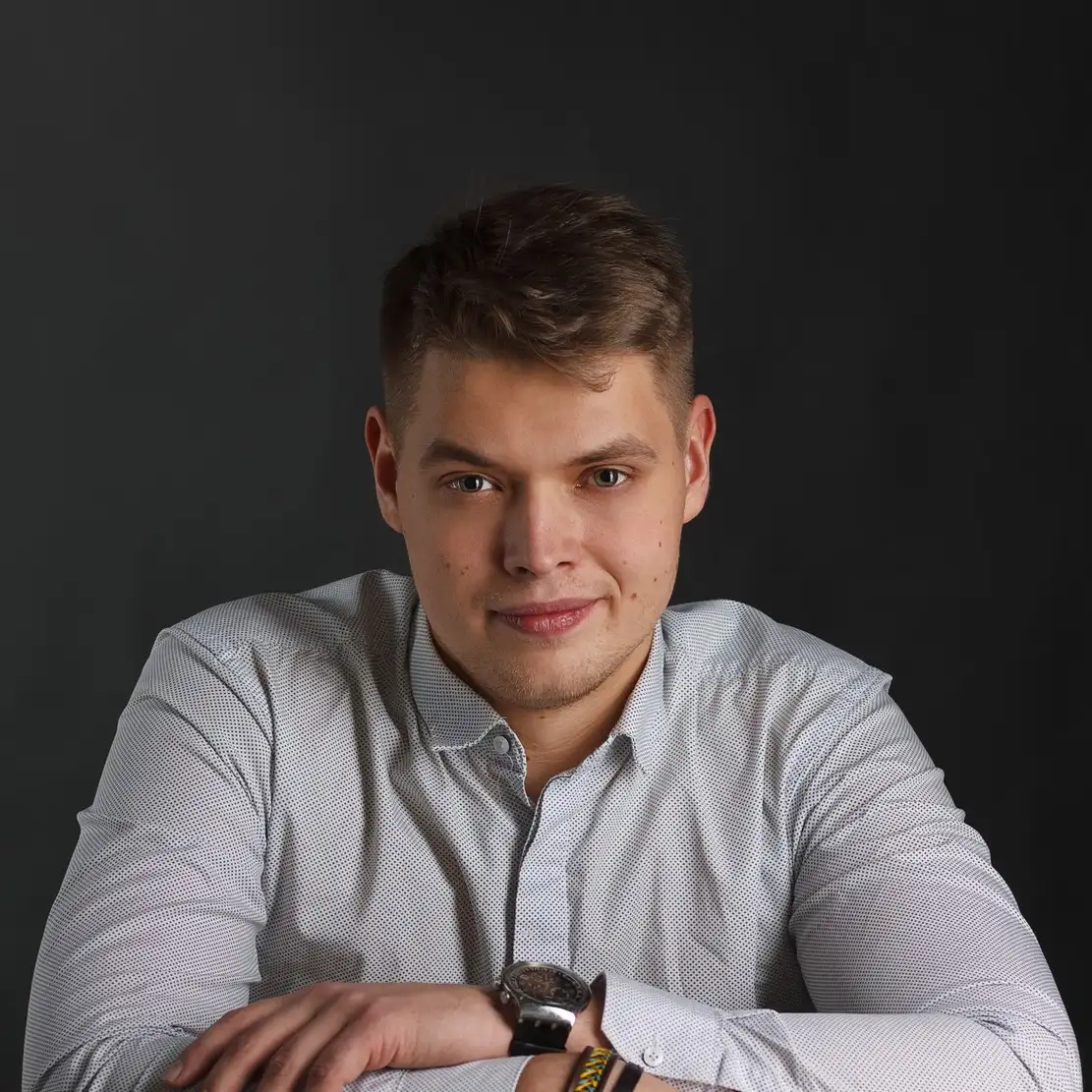 Владислав Наумов